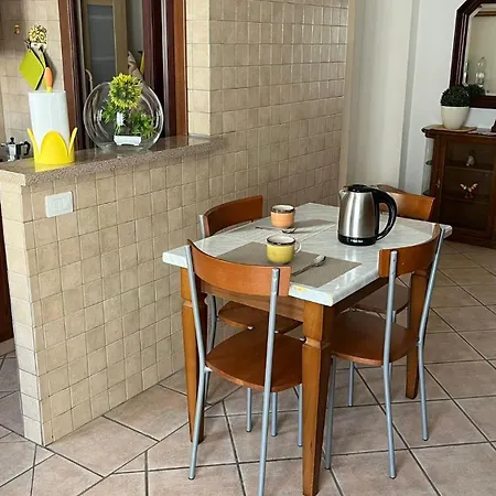 Casa Di Sira アパート
